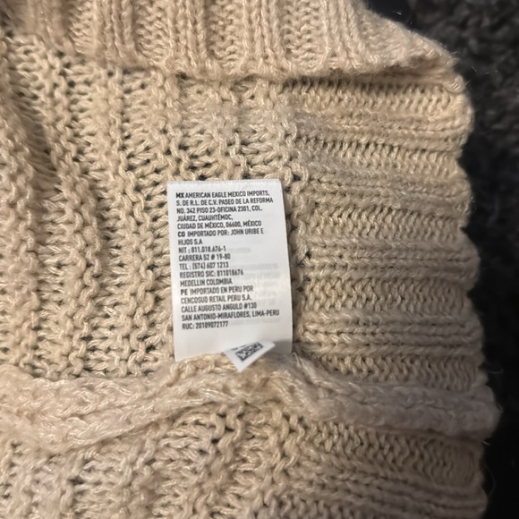 Tan American Eagle V-Neck Sweater Size Large - Picture 6 of 7